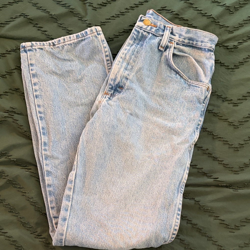 32 x 32 Medium Wash Straight Leg Jeans